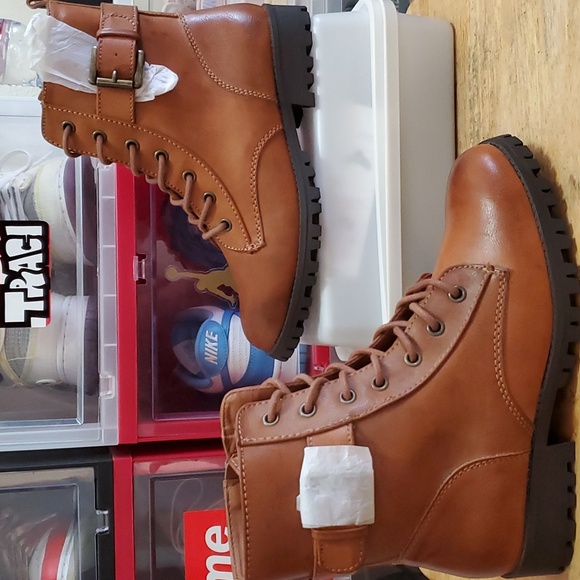 SO Boots - Picture 1 of 7